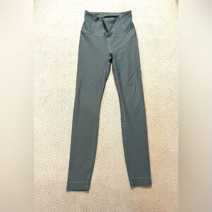 Lululemon 36” Army Green In Focus Run Tight Sense Knit women’s 6